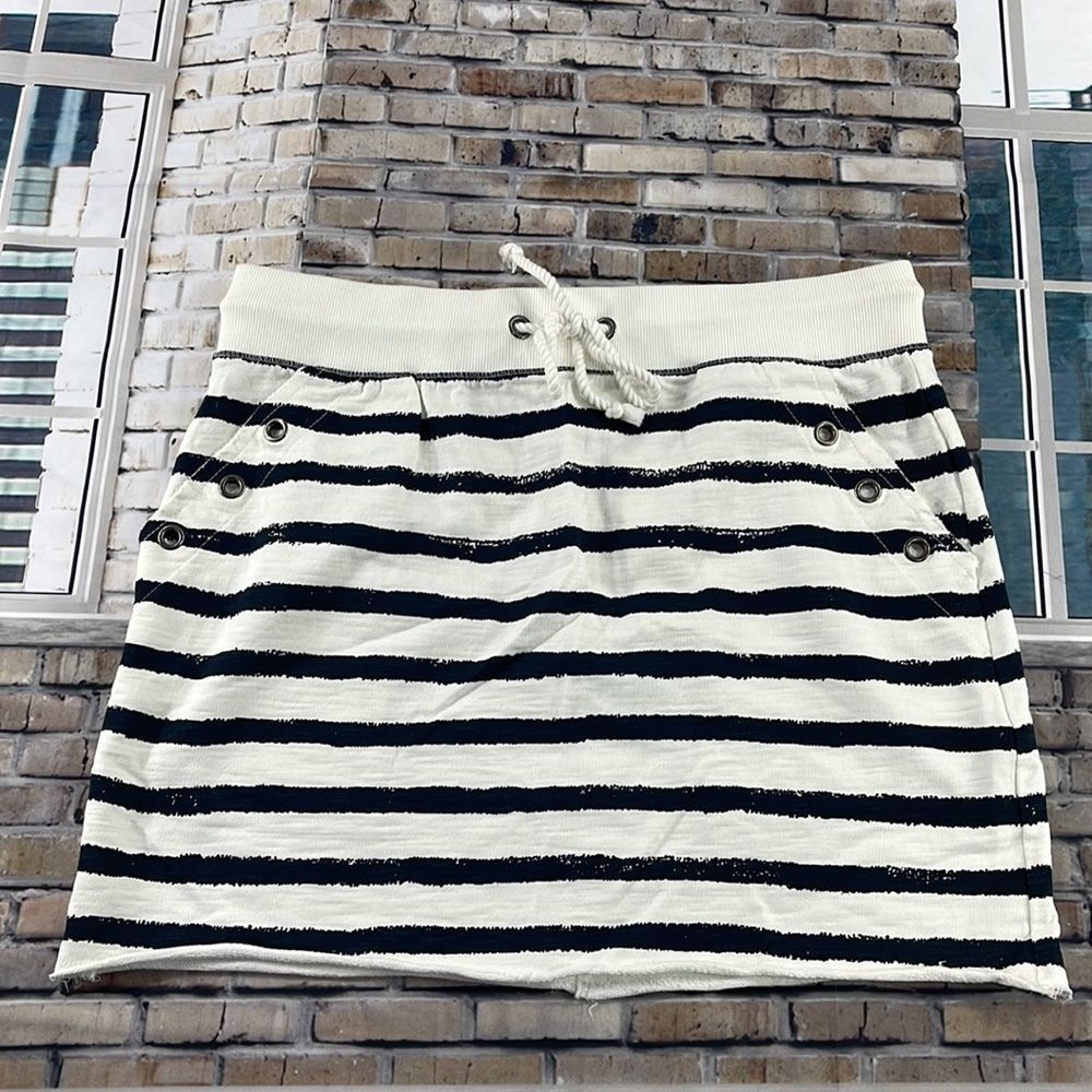 NWT Women’s Blu Clover White & Blue Striped 2 Pocket Elastic Waist Skirt(S) GK16